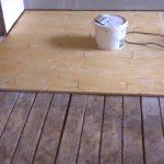 Kako je lako izravnati drvene podove šperpločom